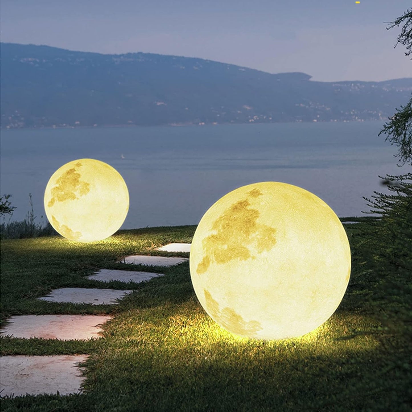 MoonMagic | Mondförmige LED-Gartenleuchte