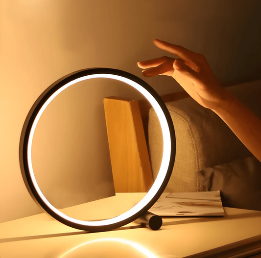 LightCircle - Minimalistische Tischlampe mit Touch- und Dimmfunktion