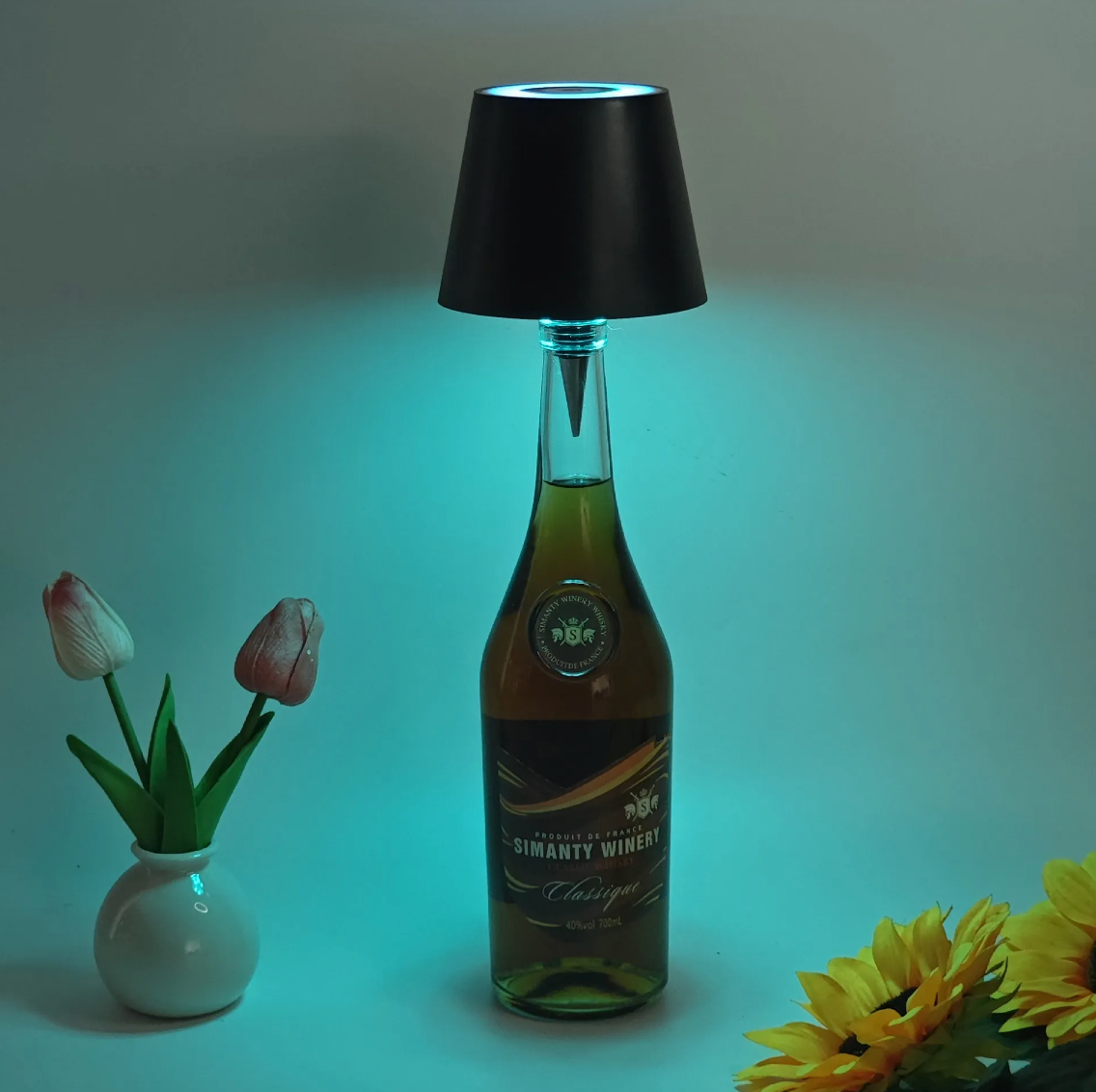 LuxeBottle - Kabellose LED Tischleuchte im Flaschendesign - Dimmbar | USB | Wohnzimmer | Dekoration