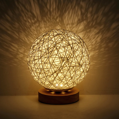 MoonLuxe | Handgefertigte dimmbare Rattan-Tischlampe